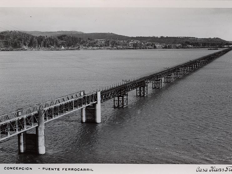 Puente Ferrocarril sobre río Biobío