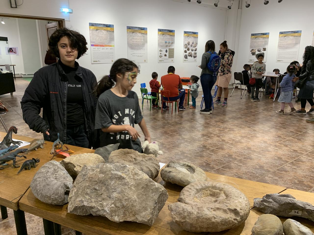 Exhibición Geológica y Paleontológica