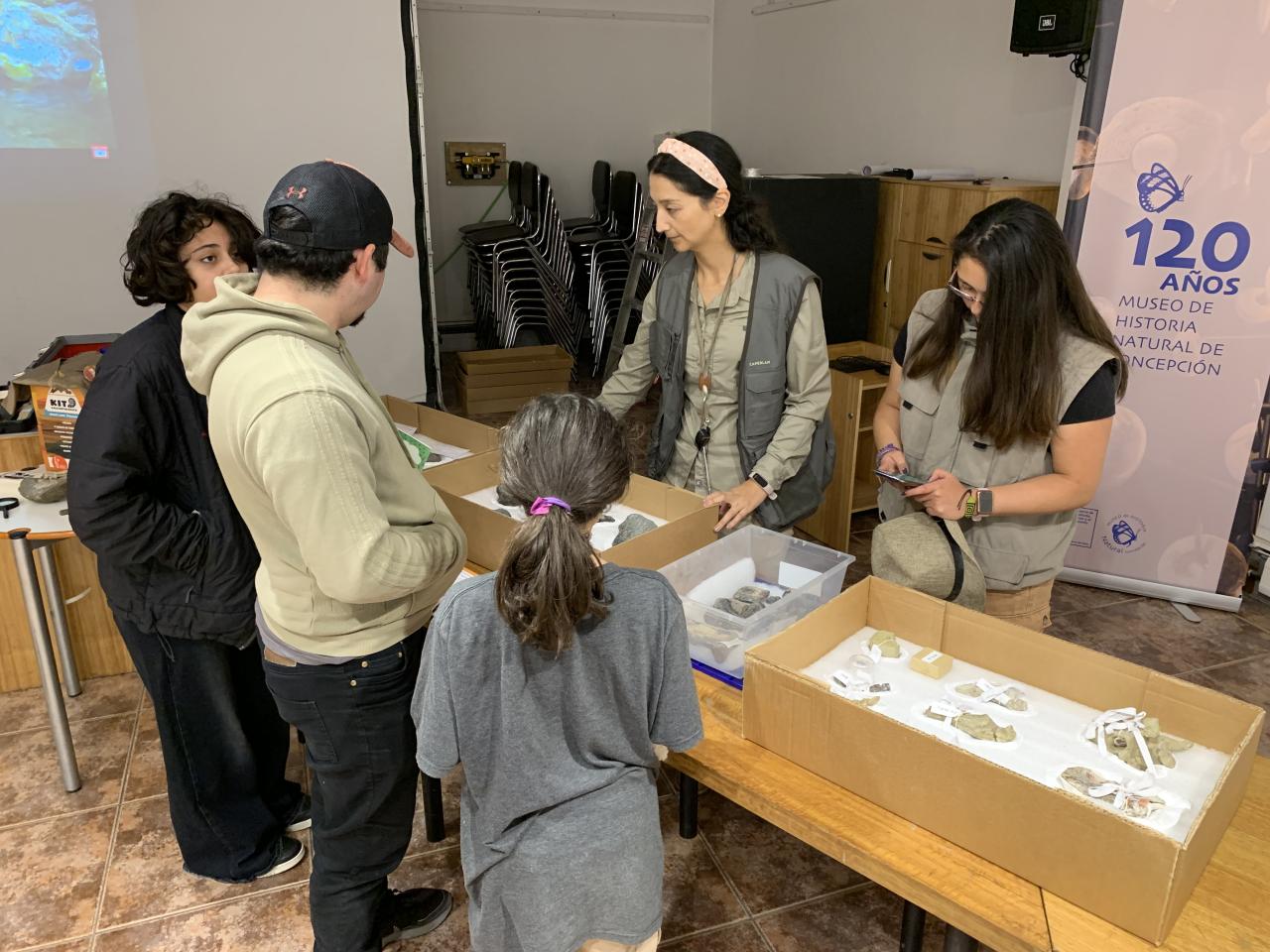 Exhibición Geológica y Paleontológica