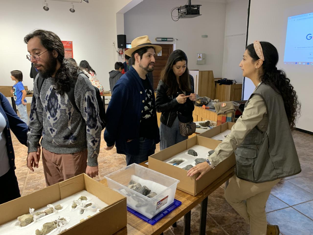 Exhibición Geológica y Paleontológica