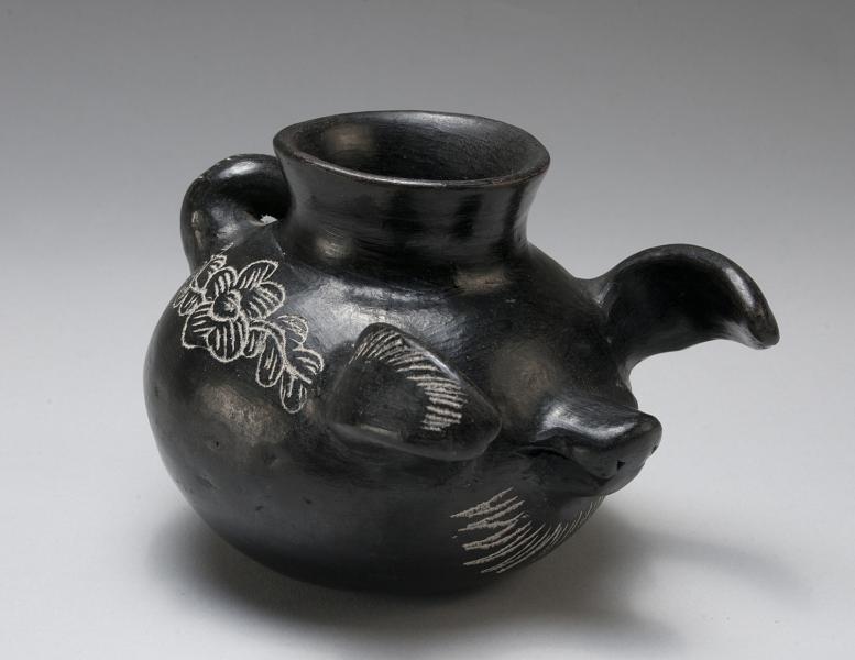 Jarro globular con forma de chancho Jarro globular con forma de chancho
