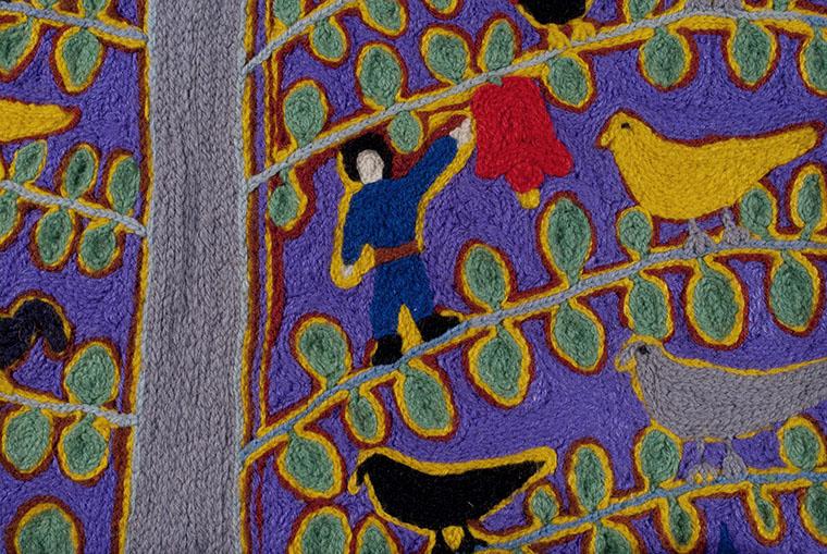 María Riquelme, detalle niño en árbol María Riquelme, detalle niño en árbol