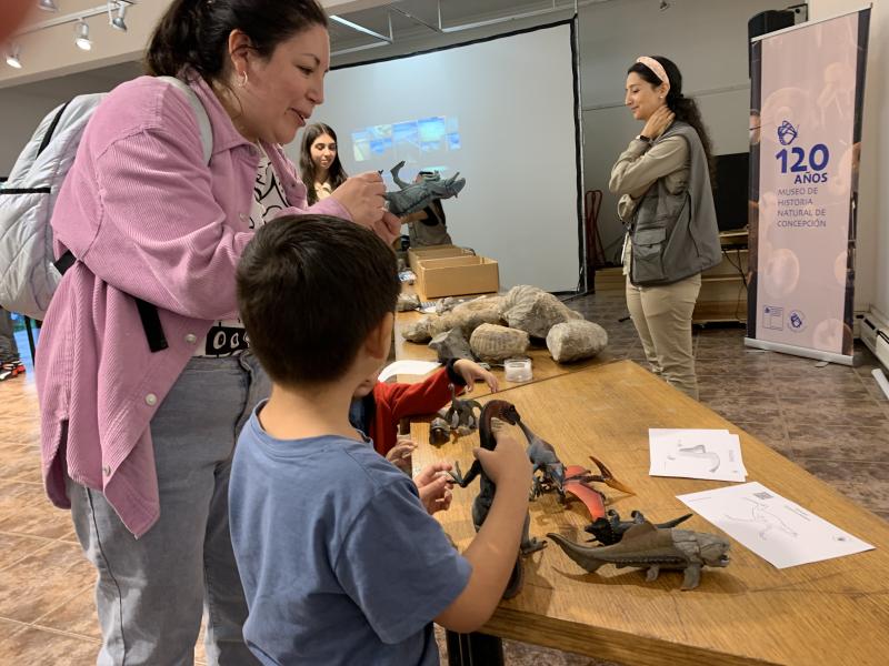 Exhibición Geológica y Paleontológica